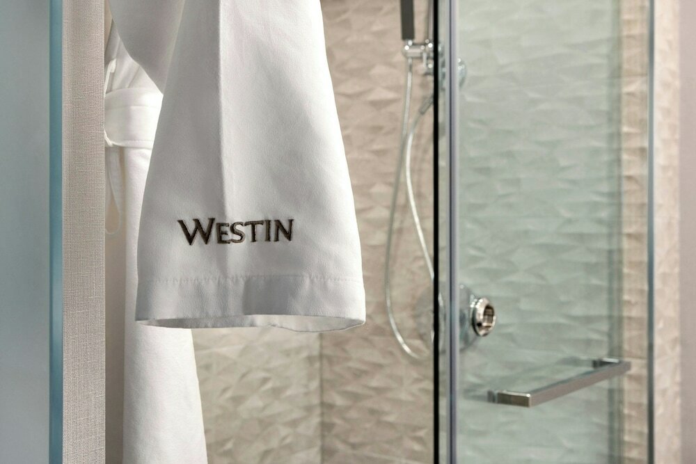 Фото The Westin Harbour Castle