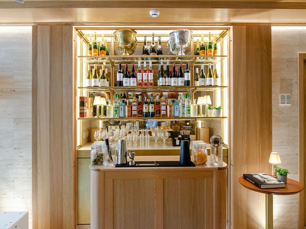 Фото Browns Avenue Hotel