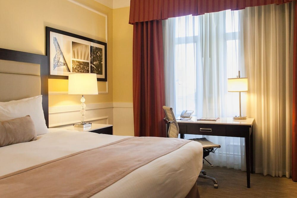 Фото The Pickwick Hotel