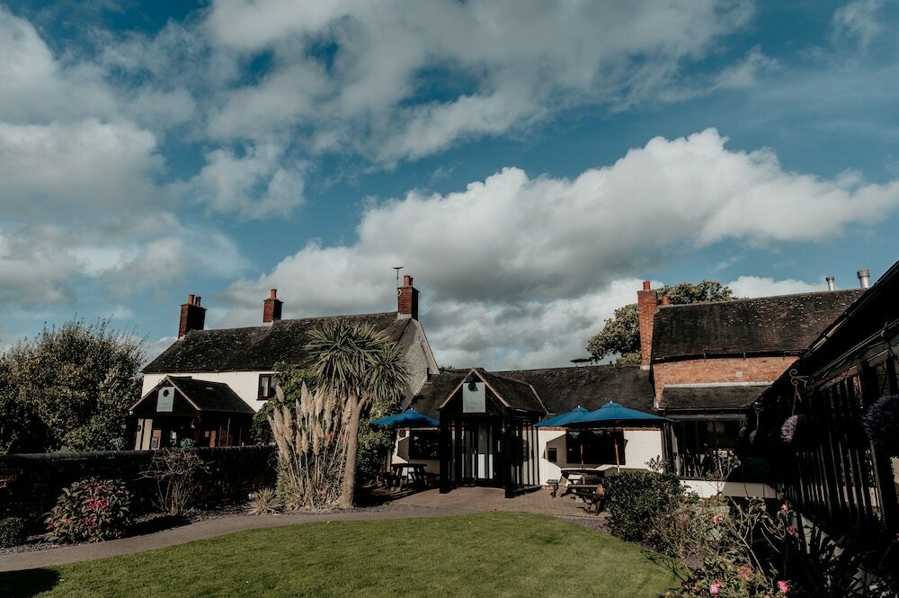 Фото Oak Farm Hotel