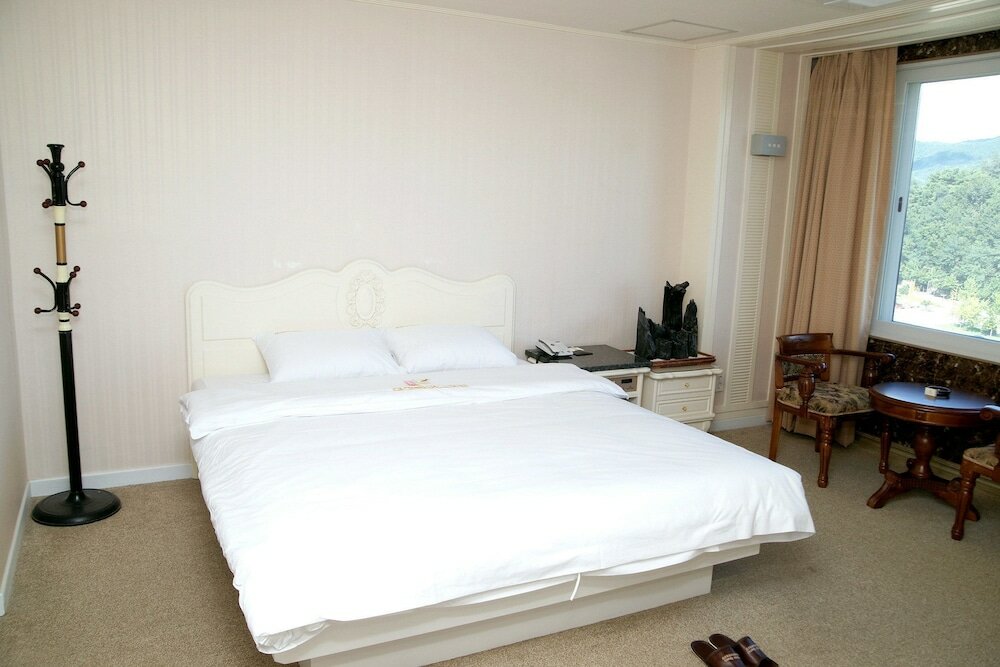 Фото Chuncheon Bears Hotel
