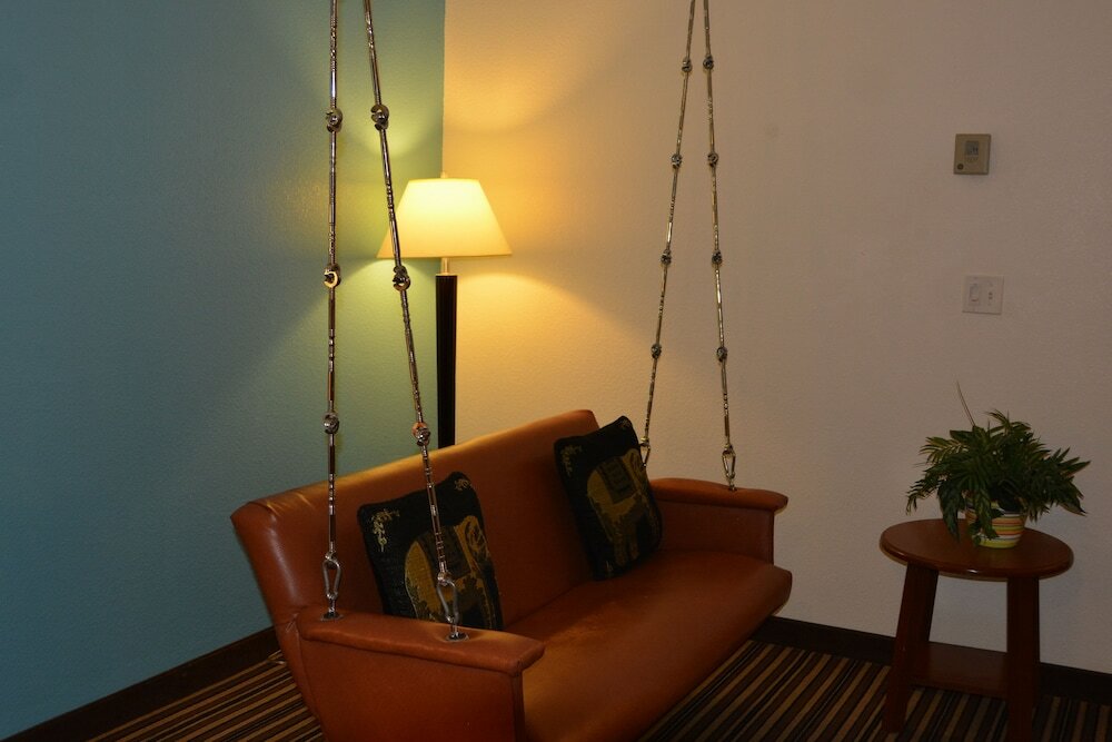 Фото Super 8 by Wyndham Austin/Airport South