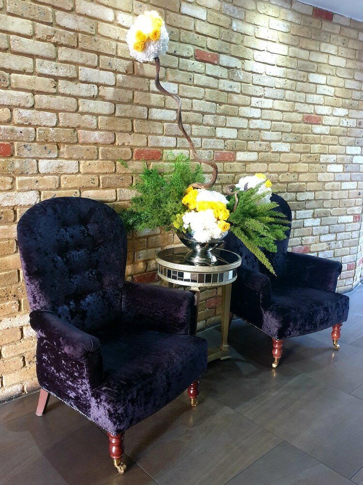 Фото The Westbridge Hotel