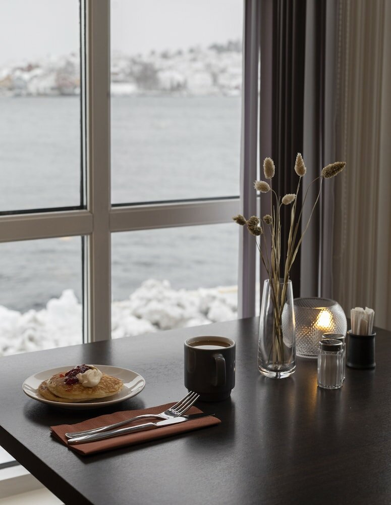 Фото Clarion Hotel Tyholmen Arendal