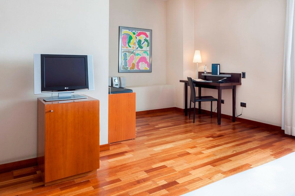 Фото Ac Hotel Alcala de Henares by Marriott