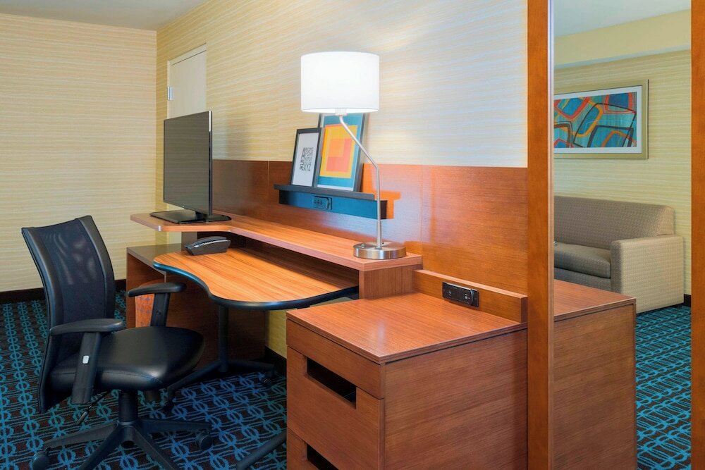 Фото Fairfield Inn & Suites by Marriott Paramus