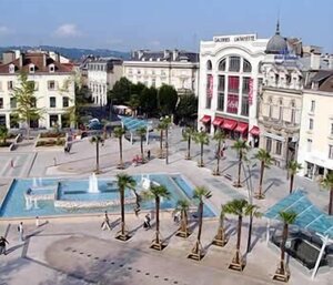 Гостиница Logis Hotel Le Bourbon