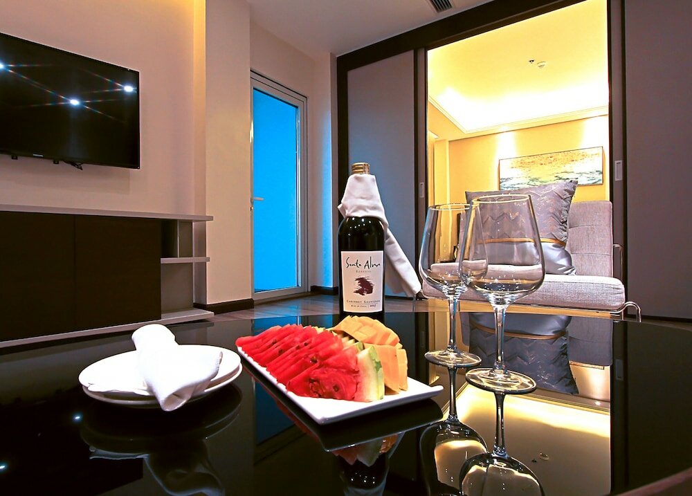 Фото The Marison Hotel