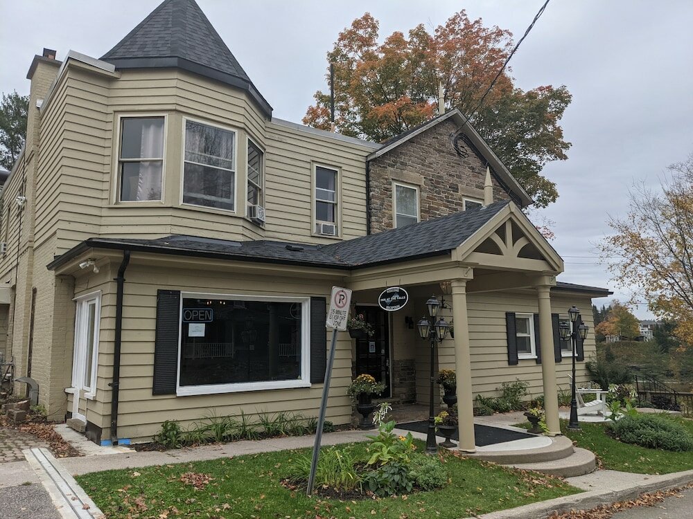 Фото Inn at the Falls