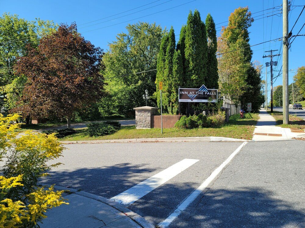 Фото Inn at the Falls