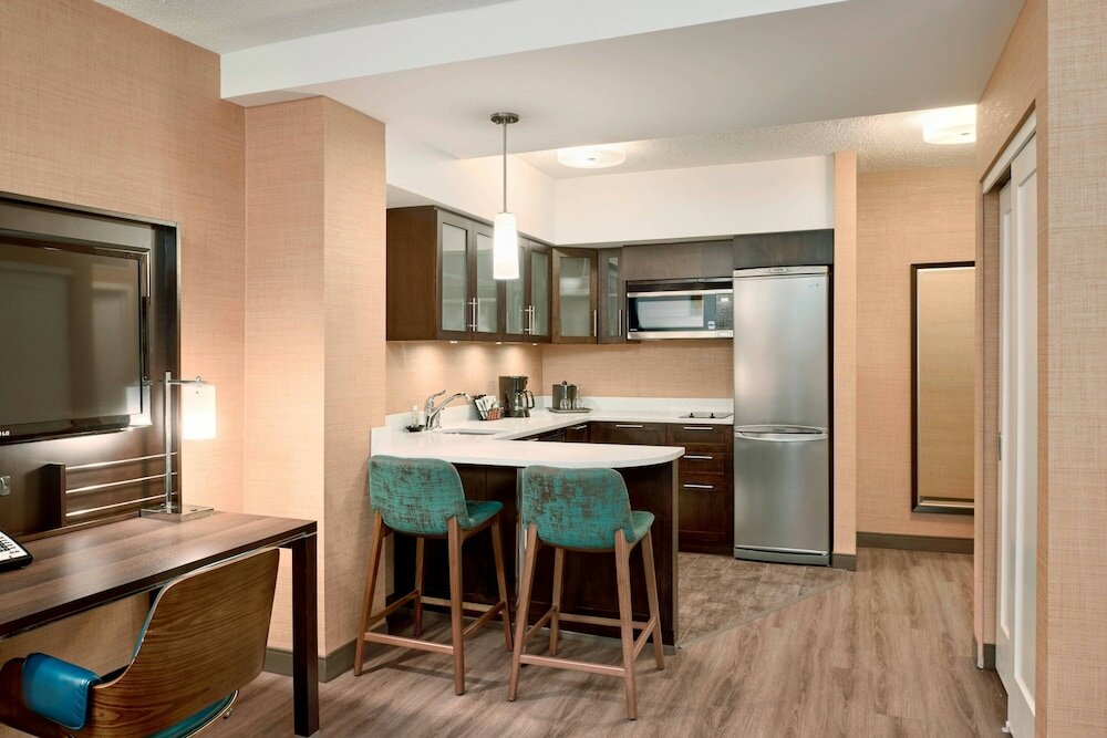 Фото Residence Inn Vancouver Downtown
