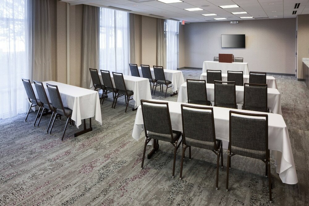 Фото Courtyard Phoenix Chandler/Fashion Center