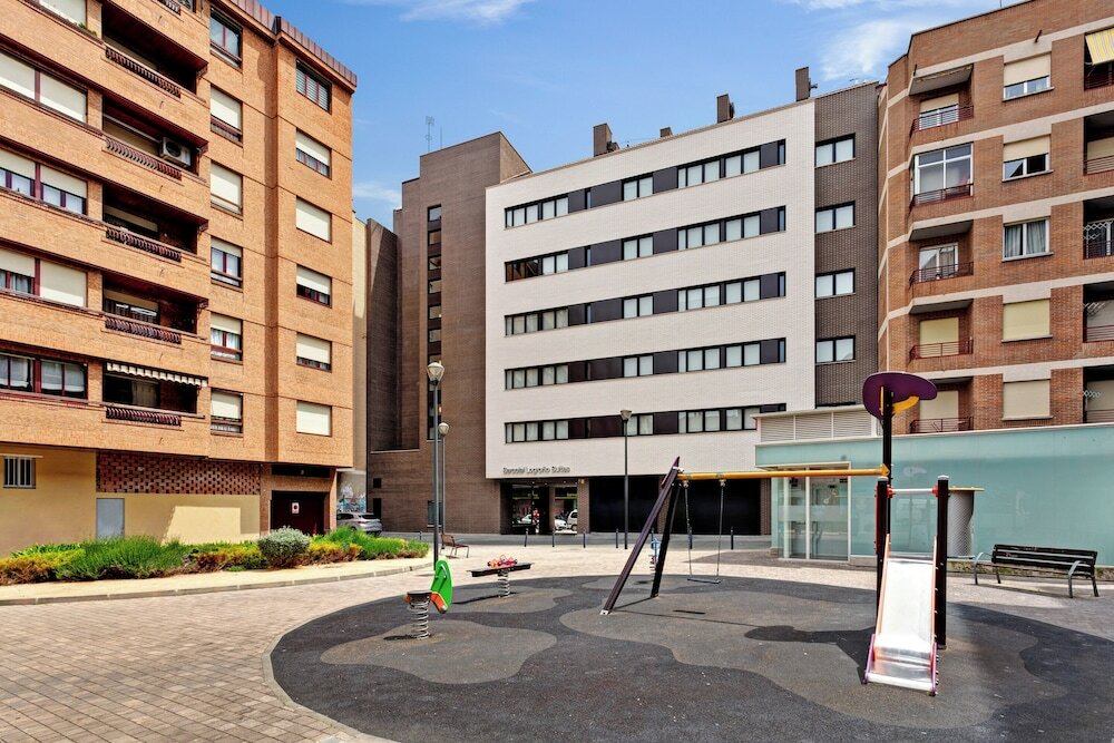 Фото Sercotel Logroño Suites