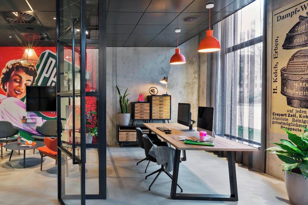 Фото Moxy Duesseldorf South