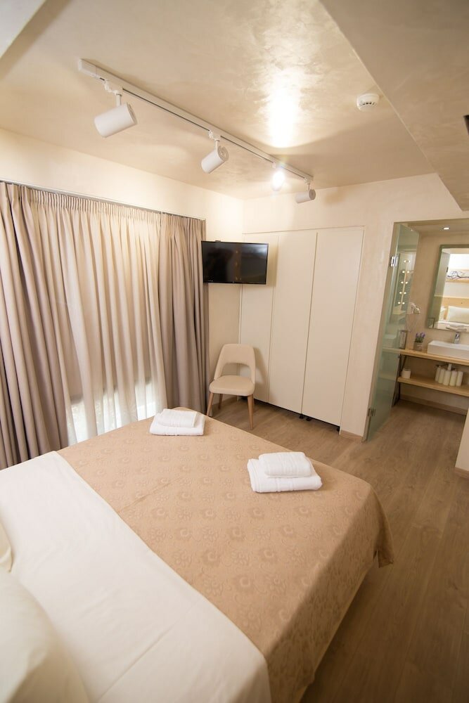 Фото Panellinion Luxury Rooms