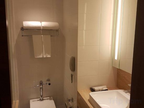 Фото Louis Tavern Hotel