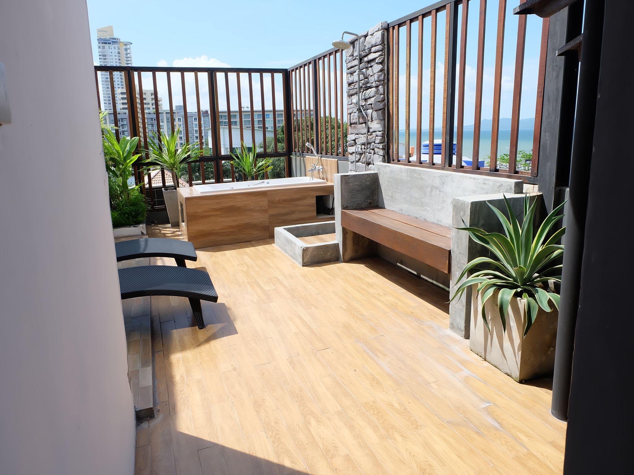 Фото 5ive Beach House Hotel