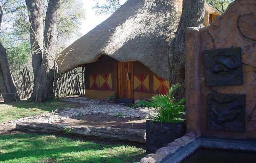 Фото отеля 2