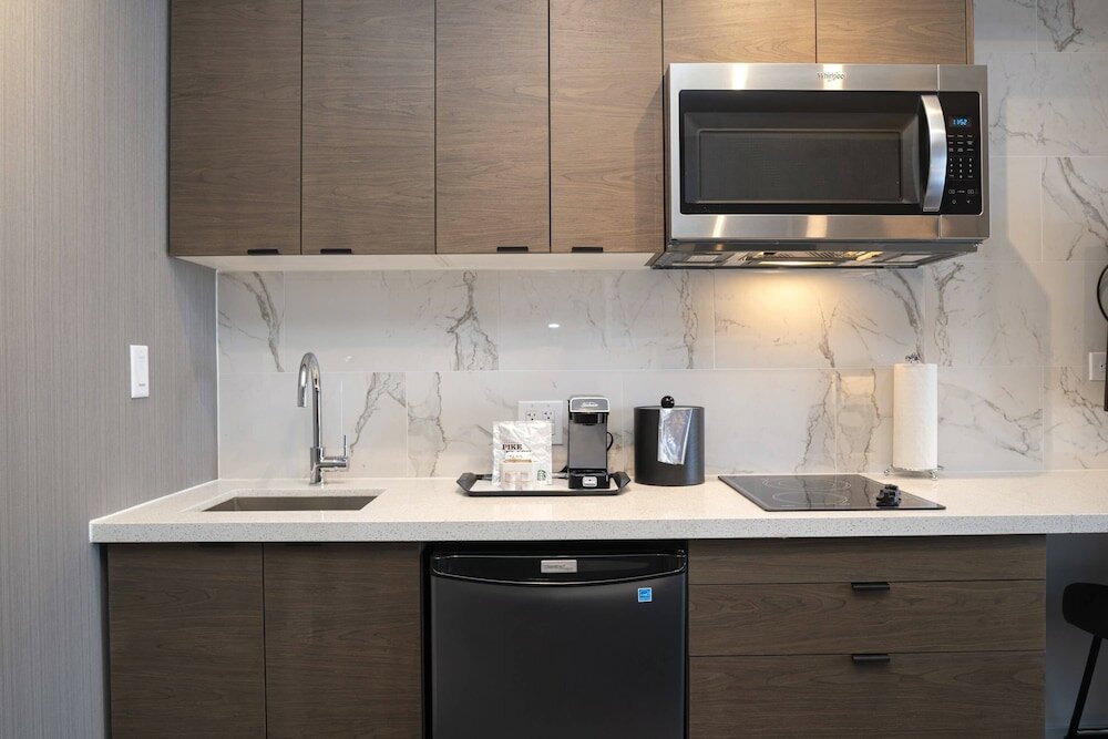 Фото Sandman Signature Sherwood Park Hotel