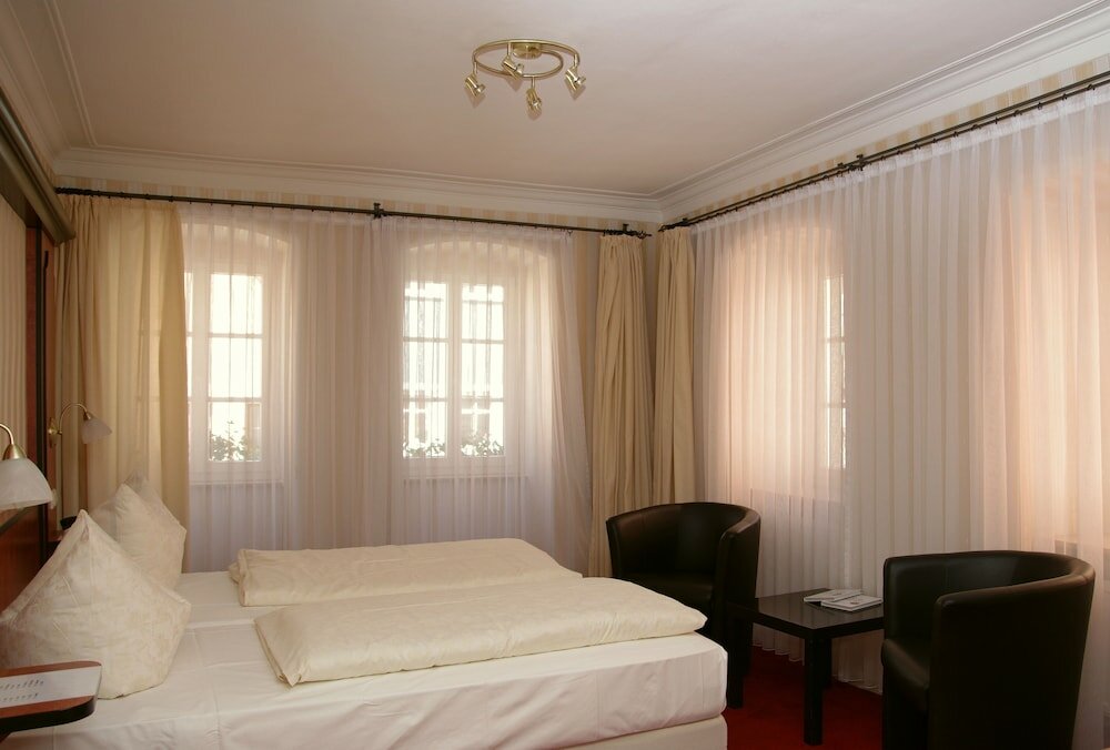 Фото Hotel Goldener Hirsch