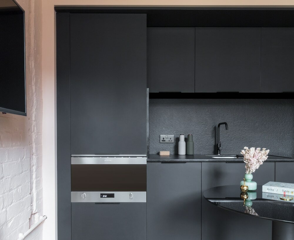 Фото Whitworth Locke