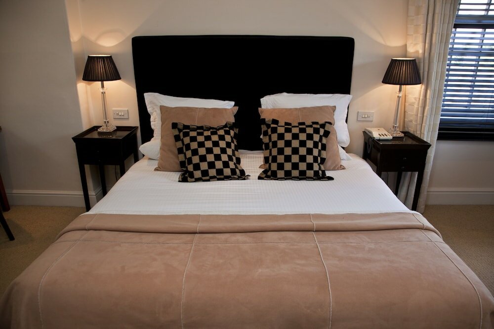 Фото Rowton Hall Hotel and SPA