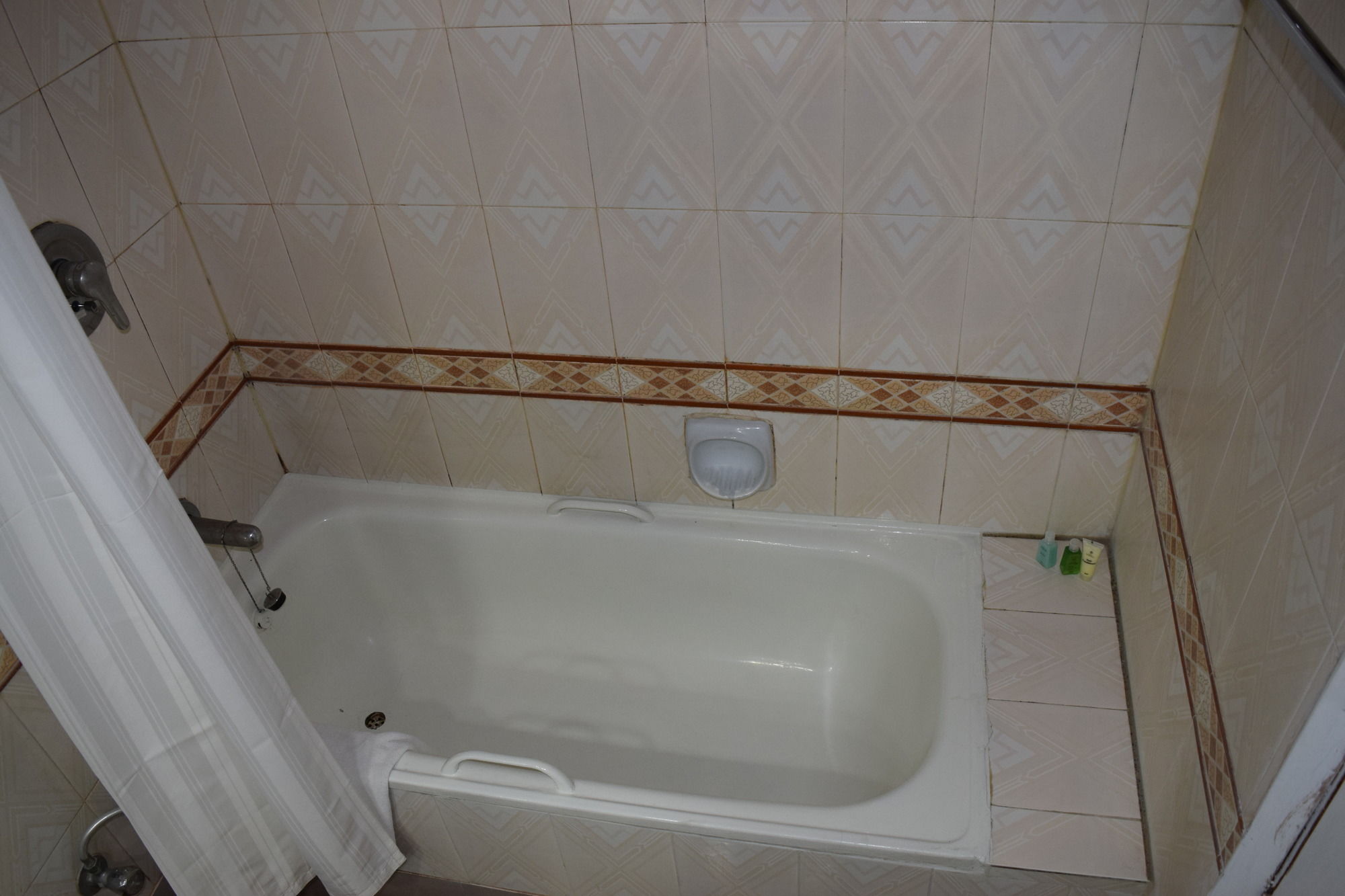 Фото Hotel Samrat Inn