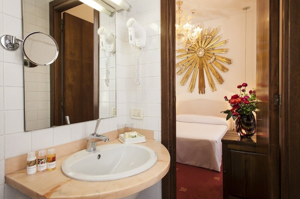 Фото Hotel Columbia