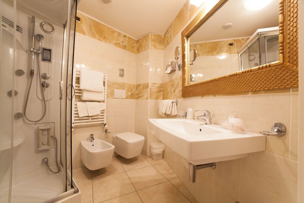 Фото Hotel Diplomat Palace