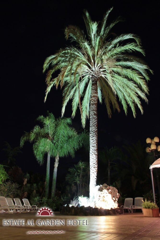 Фото Garden Hotel