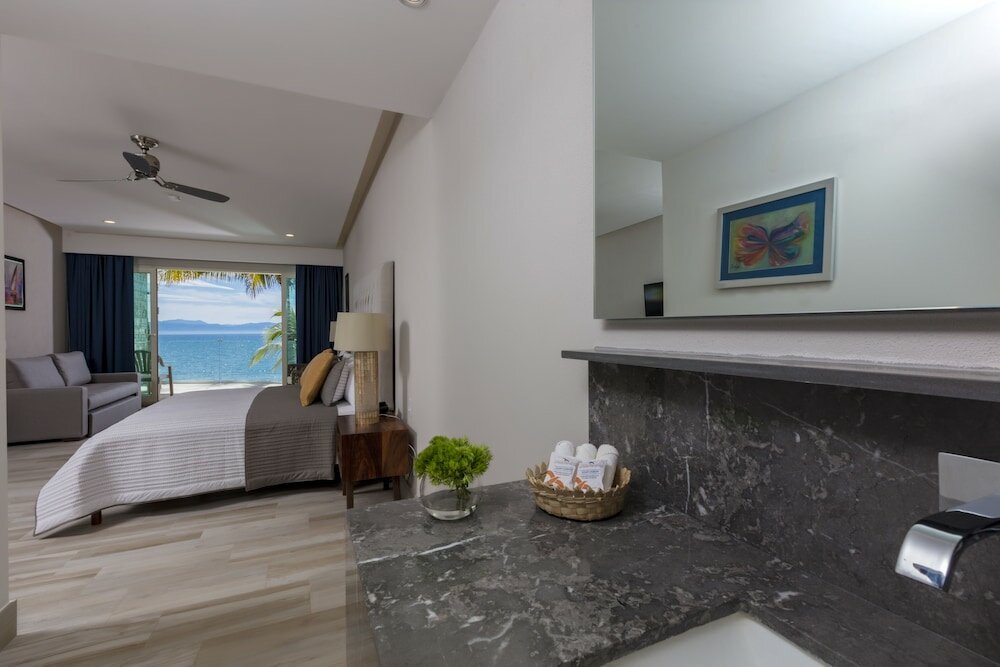 Фото Vista Vallarta All Suites on the Beach