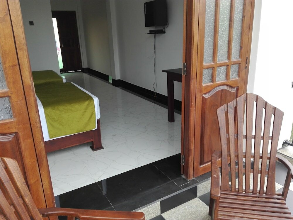 Фото Hotel Golden Ray Dambulla