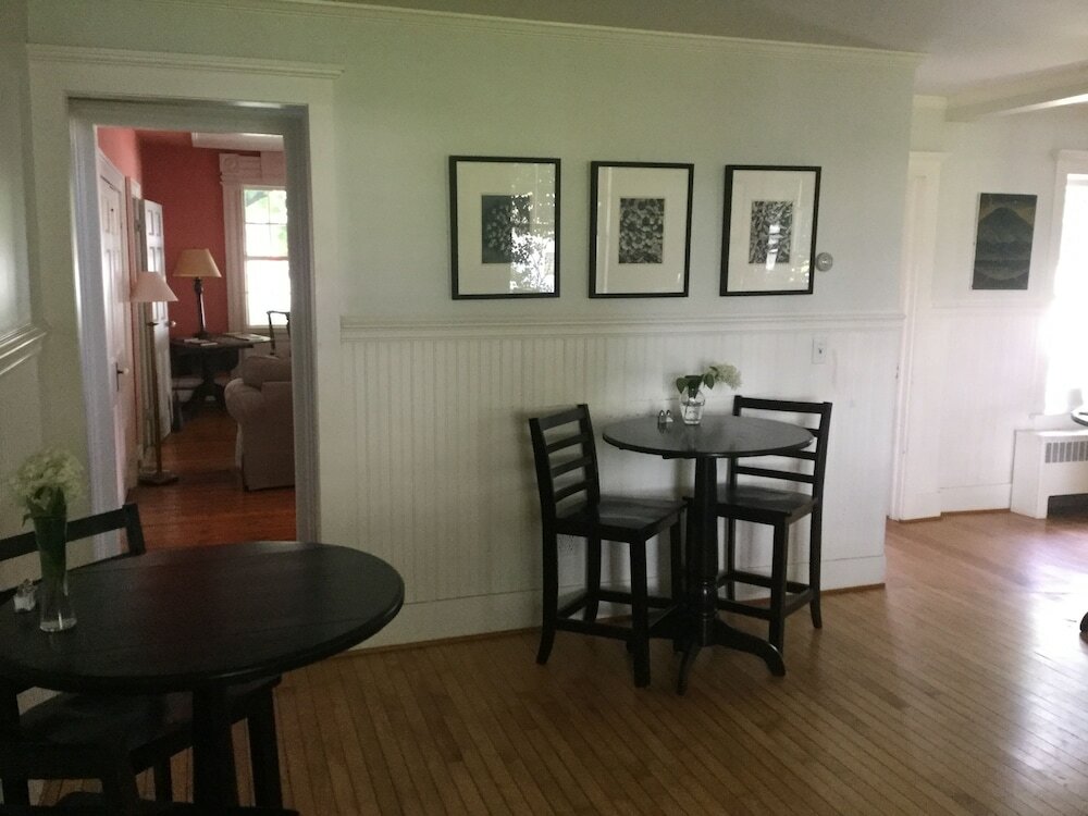 Фото Eddington House Inn