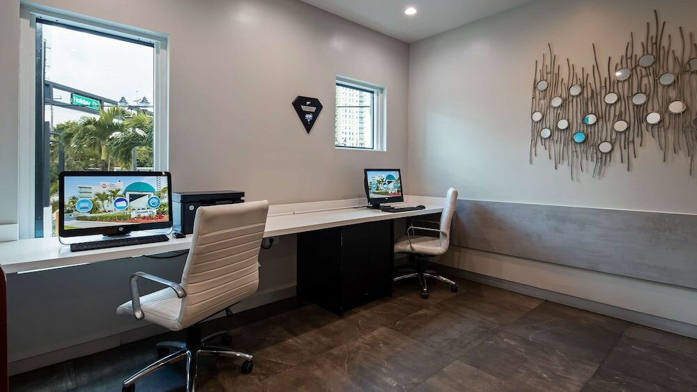 Фото Best Western Plus Oceanside Inn