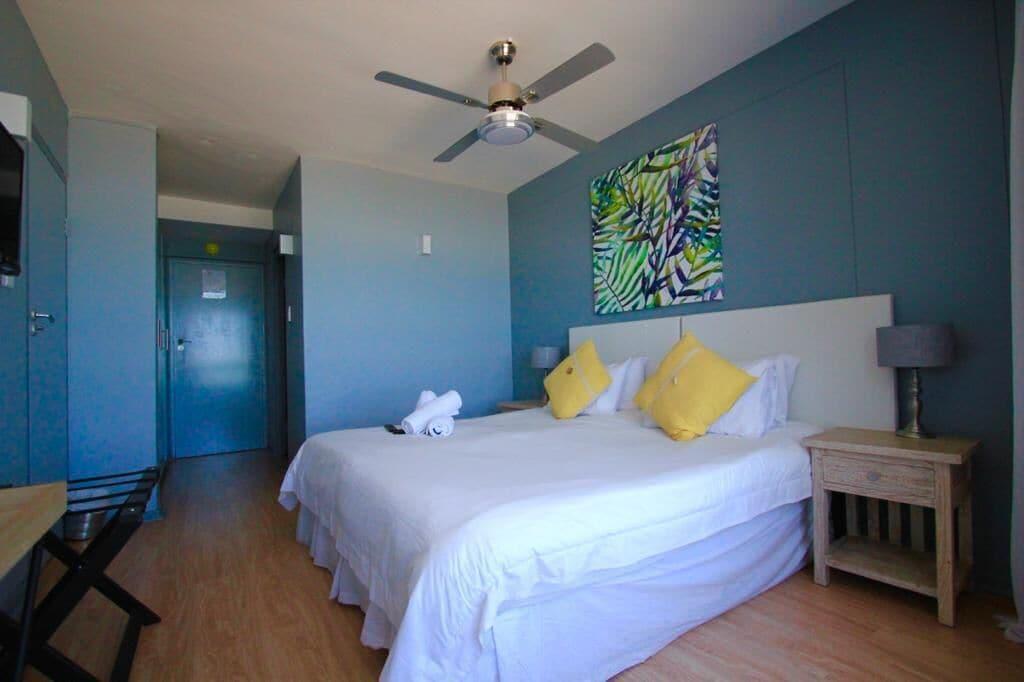 Фото Ocean Breeze Hotel