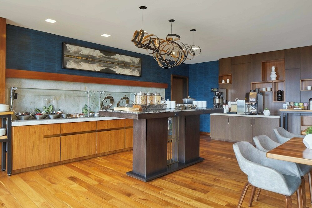 Фото Renaissance Dallas at Plano Legacy West Hotel