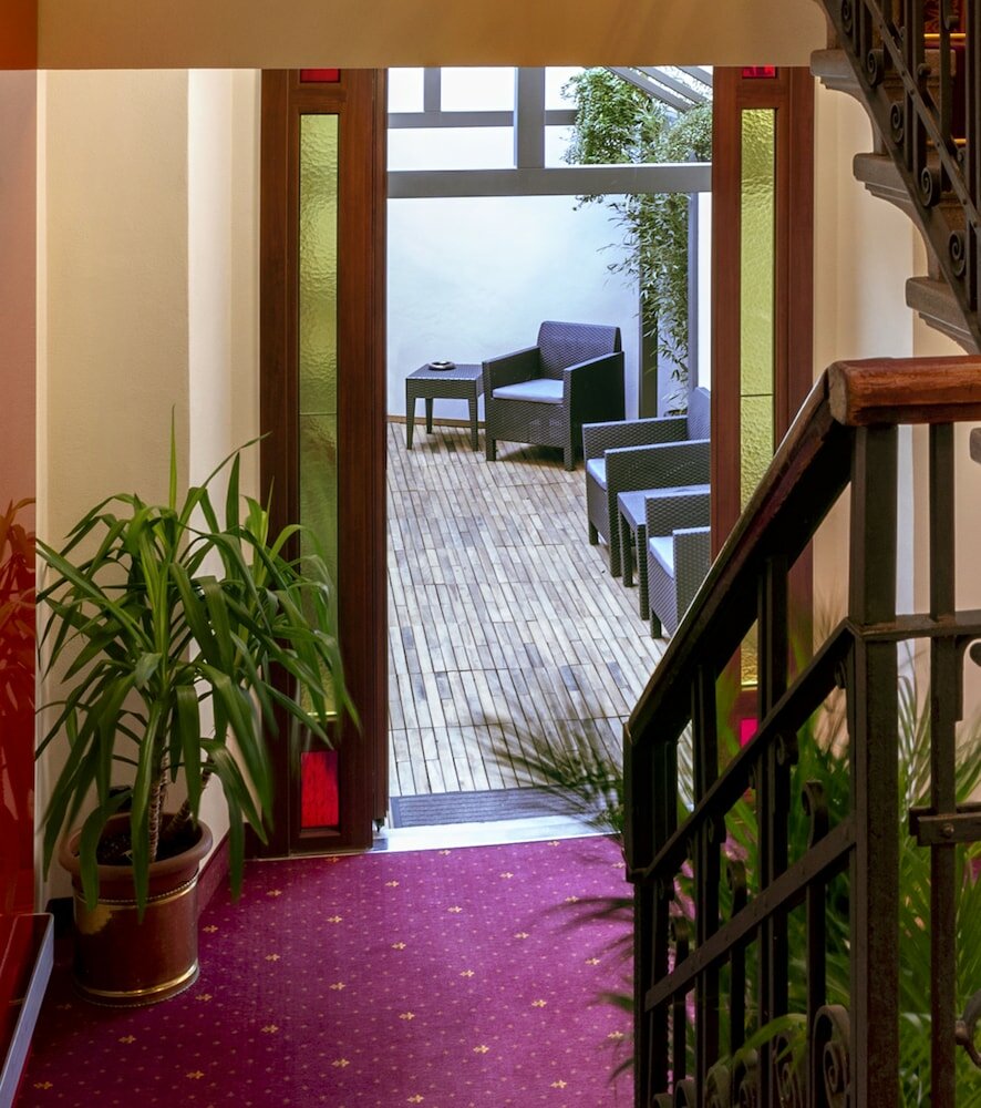 Фото Lancaster Hotel
