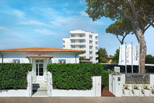Внешний вид отеля Mondial Resort & SPA в Пьетрасанте, фото 2