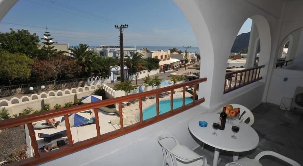 Фото Sunflower Santorini