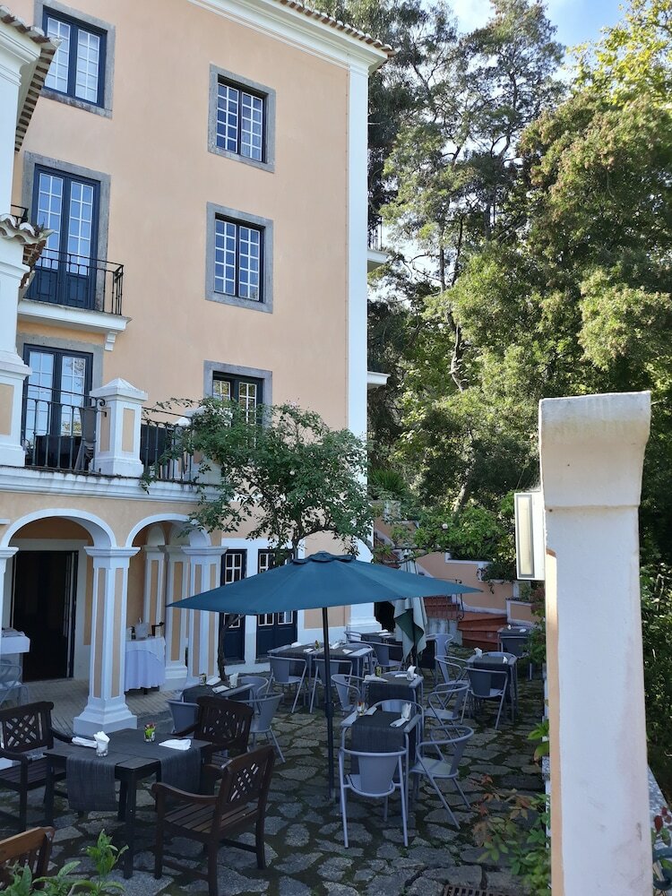 Фото Lawrence's Hotel