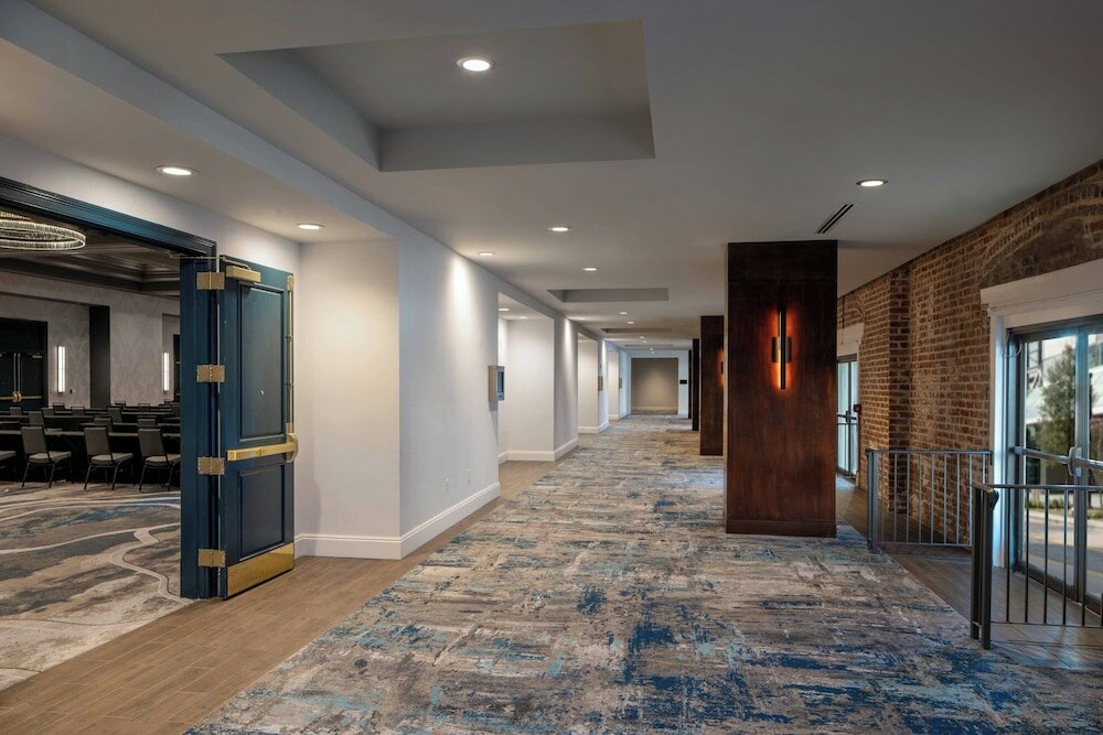 Фото New Orleans Marriott Warehouse Arts District