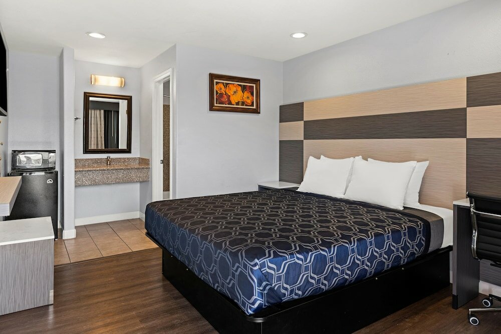 Фото Bay Breeze Inn