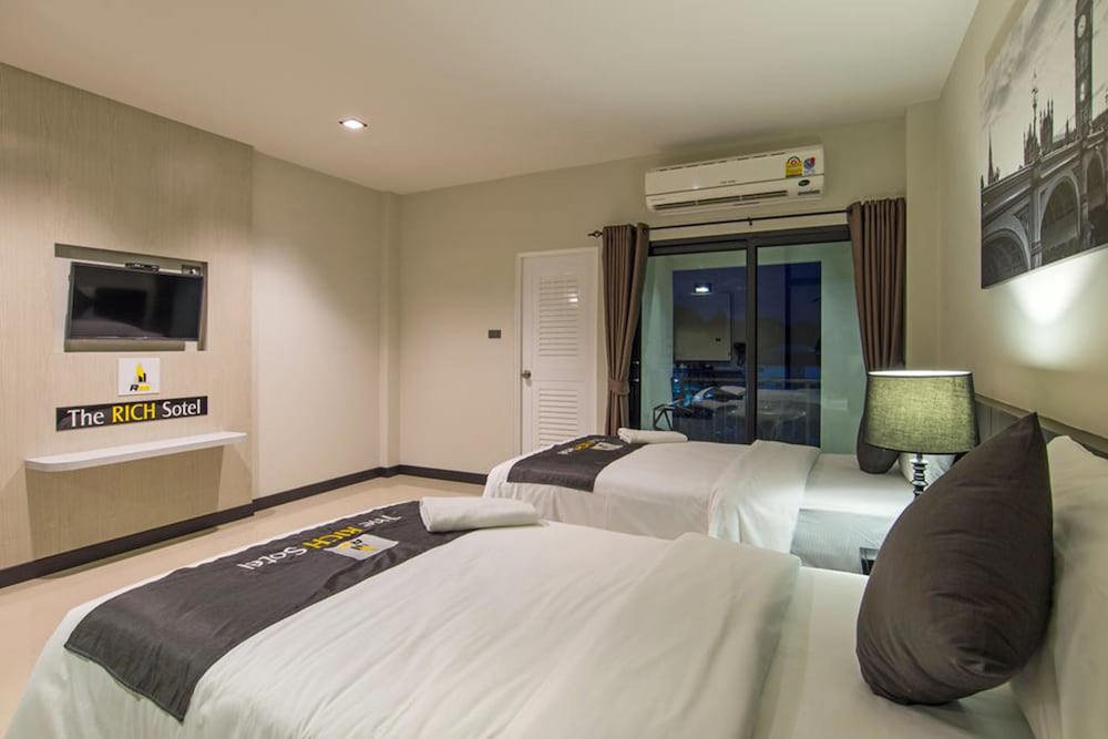 Фото The Rich Sotel