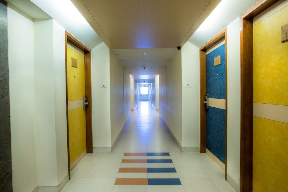 Фото Radha Hometel Whitefield