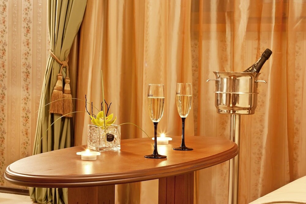 Фото Best Western Plus Bristol Hotel