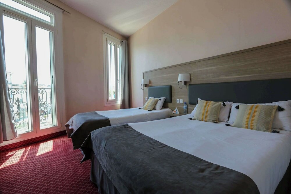 Фото отеля 2