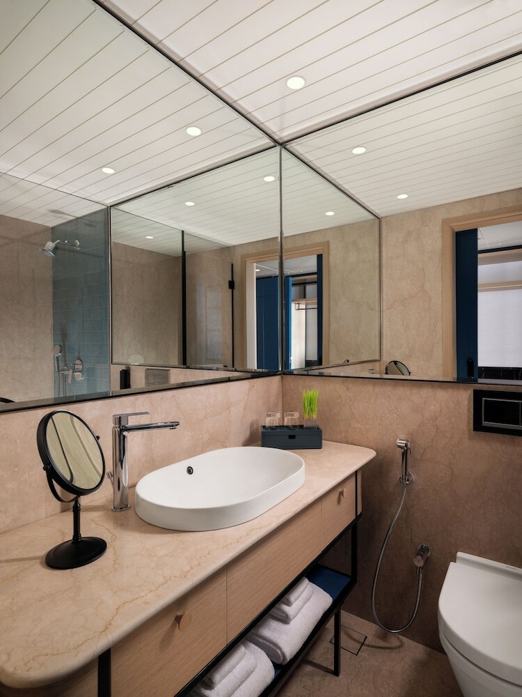 Фото The Raintree, Anna Salai