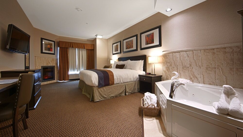 Фото Best Western Wainwright Inn & Suites