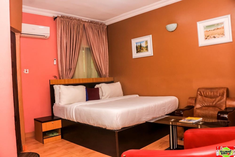 Фото Sweet Savor Hotels & Suites