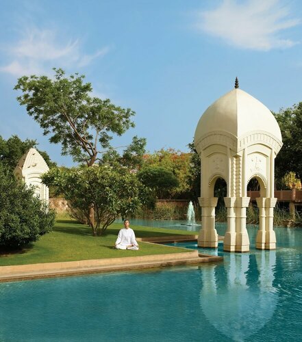 Внешний вид отеля The Oberoi Rajvilas в Муниципальной корпорации Джайпуре, фото 5